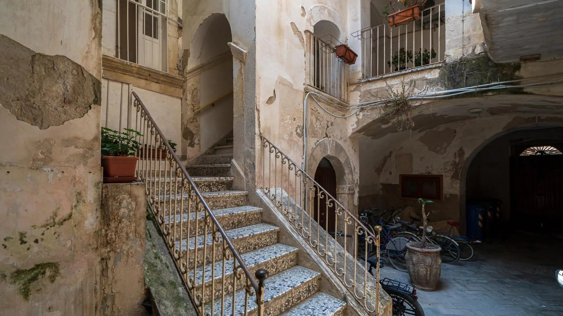 Hotiday Room Collection - Ortigia Opera Syracuse Italy