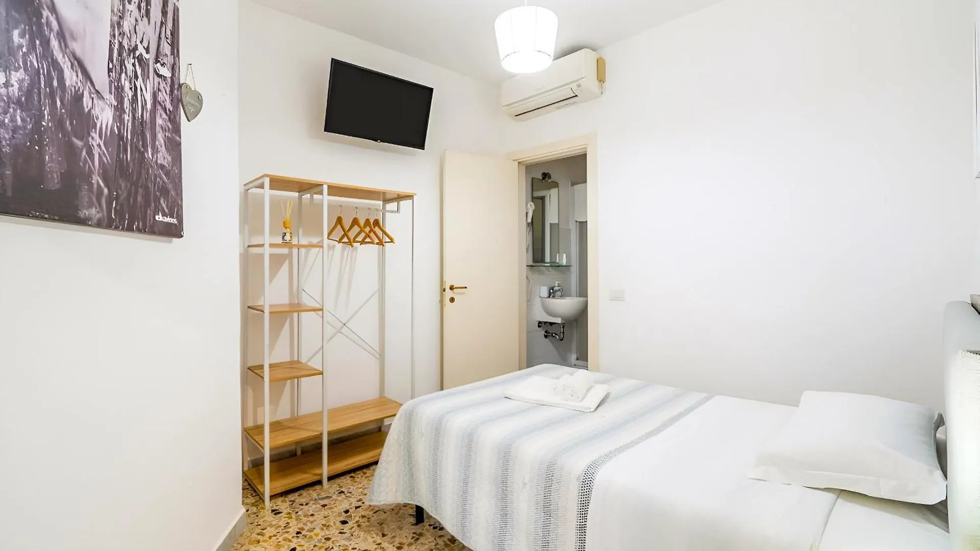 Hotiday Room Collection - Ortigia Opera Syracuse Italy